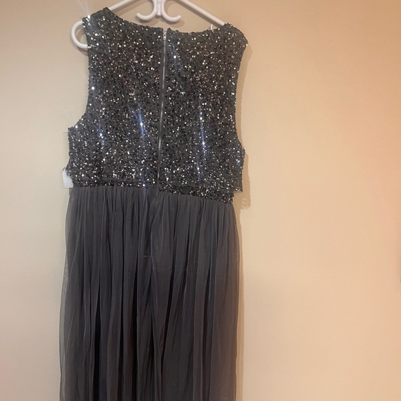 NWT MAYA Delux Dress. - Picture 3 of 6